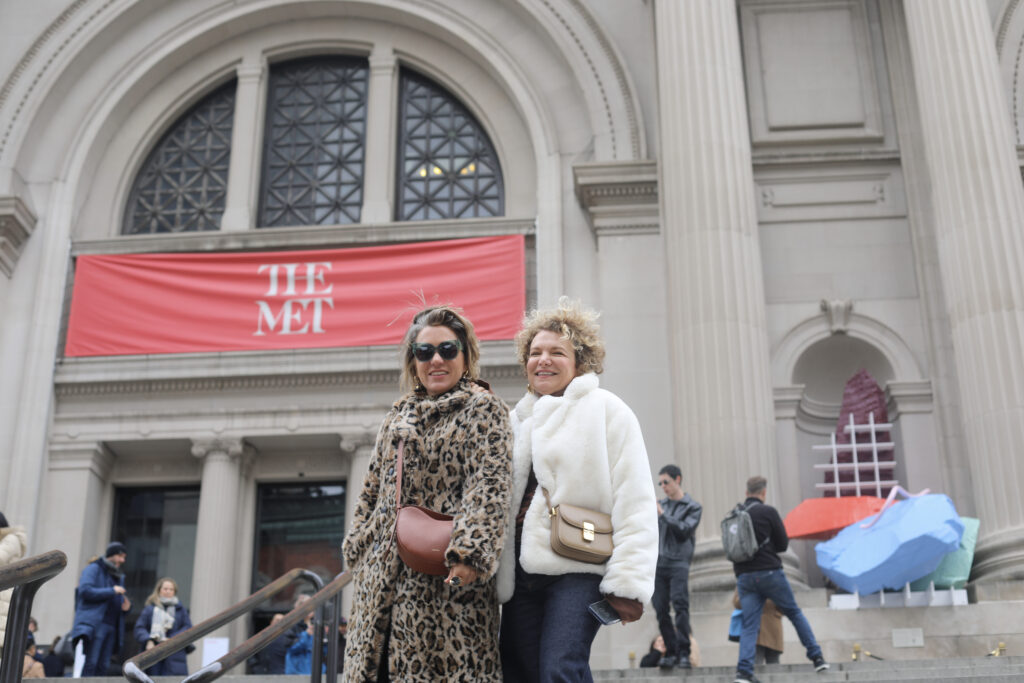 Foto da Márcia e da Sílvia no Met Gala.