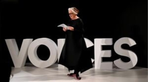 Foto de Li Edelkoort no BOF Voices falando sobre o futuro da moda